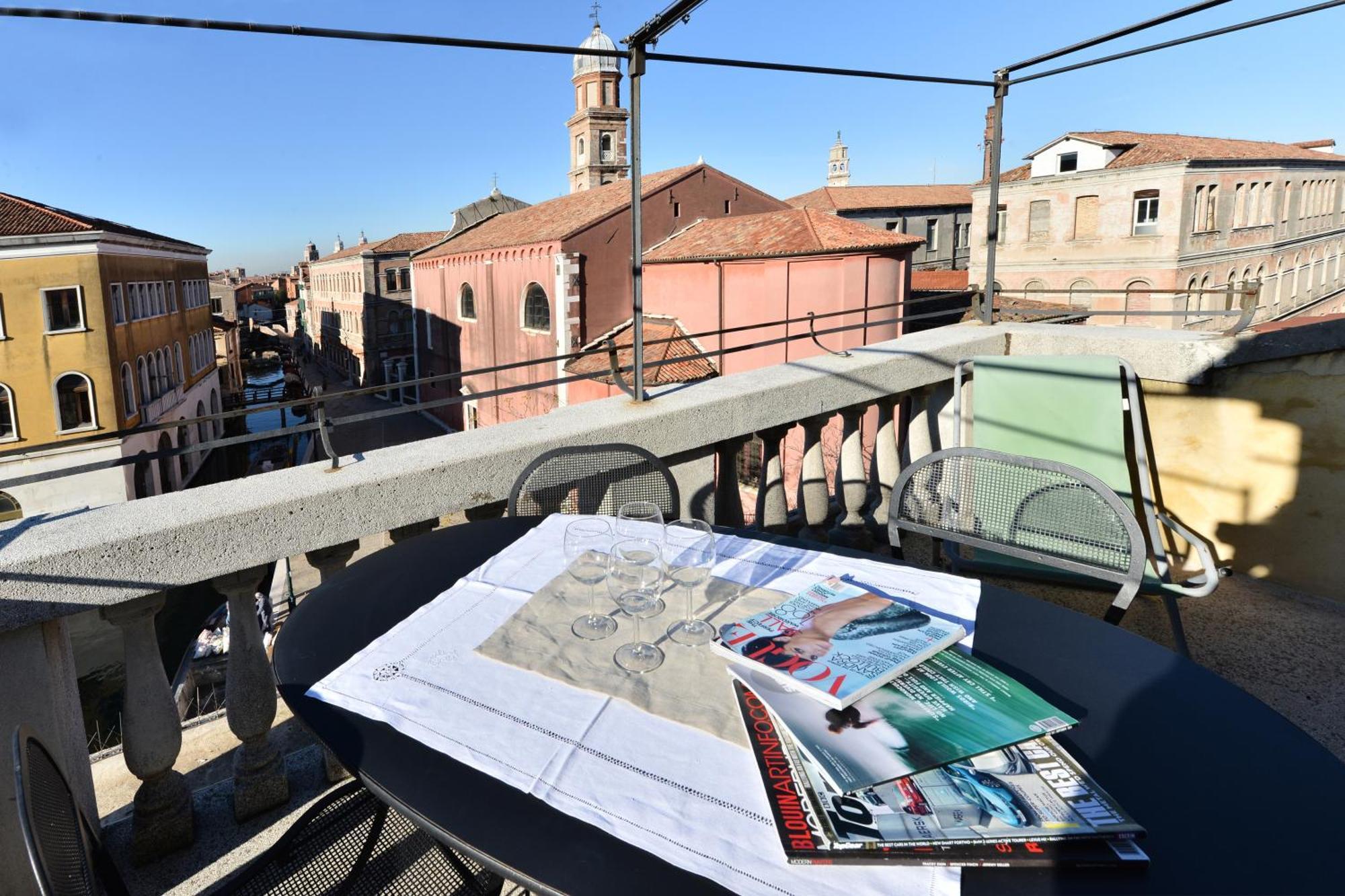 Venice Homes & Holidays Bilik gambar