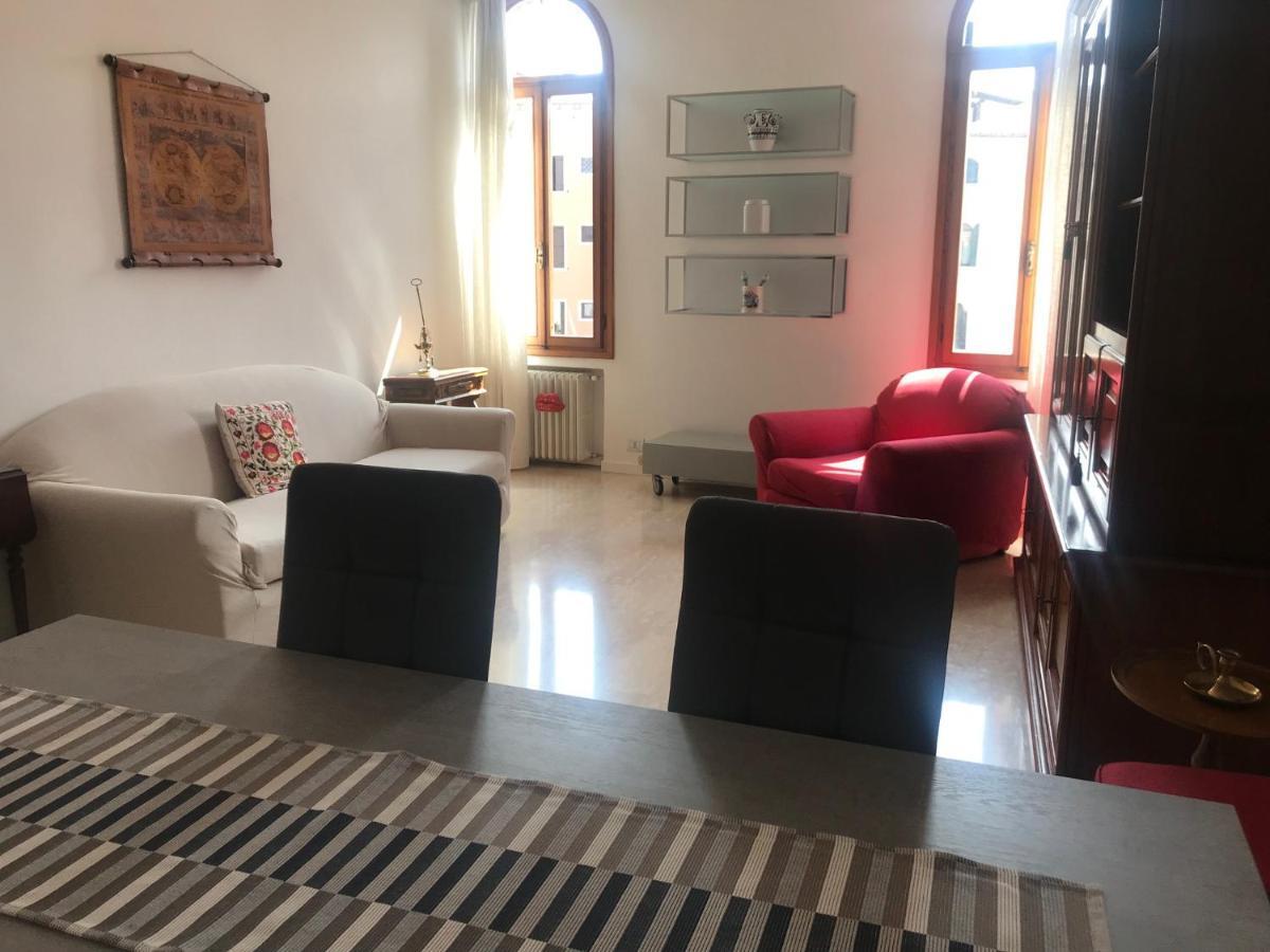 Venice Homes & Holidays Luaran gambar